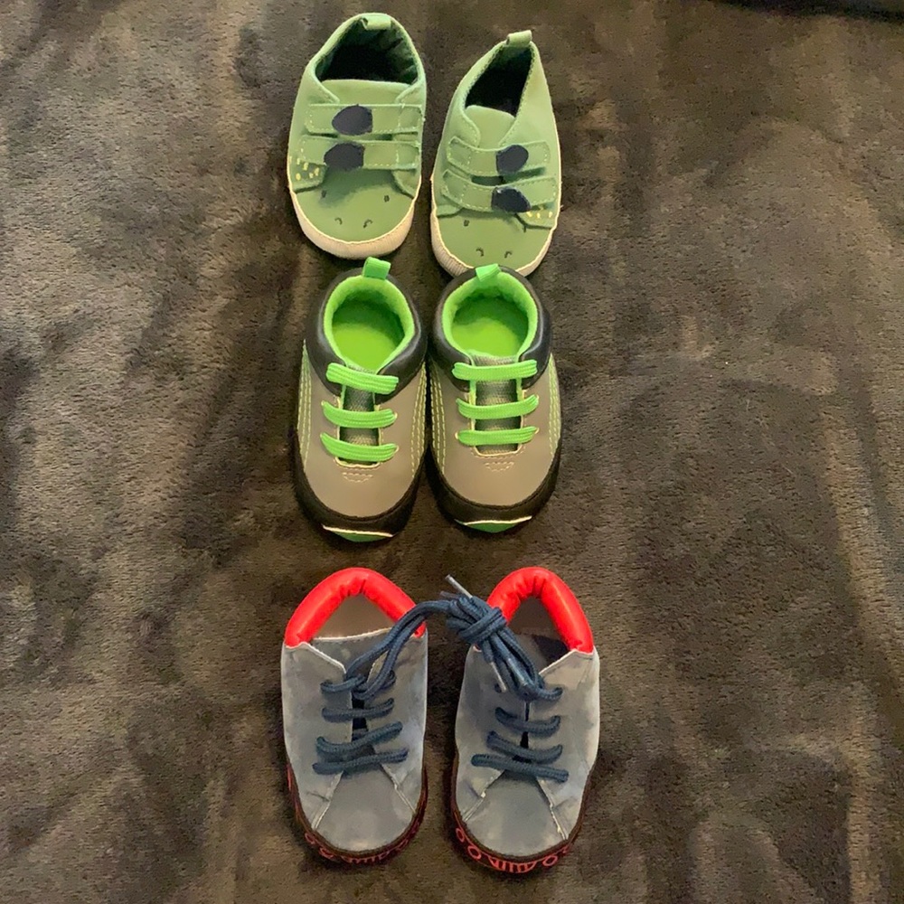 NWOT baby shoes